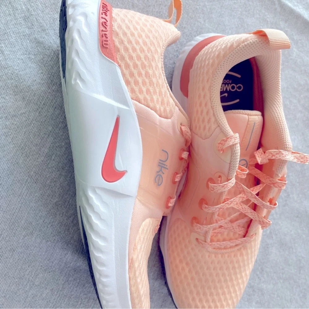 Nike Women's Peach Running Shoes size 8 - Picture 2 of 4
